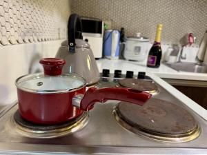 3 Bedroom Air condo Pool Perfect Holiday Gym Swim 300 Mbps