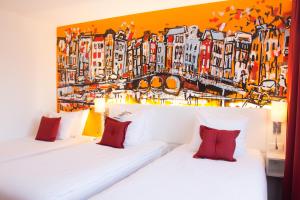 Triple Room room in WestCord Art Hotel Amsterdam 3 stars