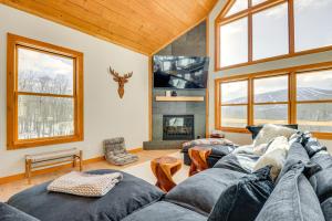 Stratton Mtn Ski Chalet with Giant Views in Winhall