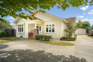 Charming Character Home - Woodville