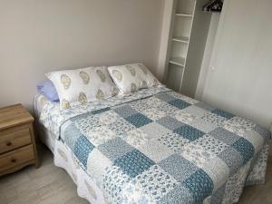 Depto amplio en condominio, sector 4 esquinas