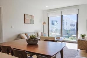 Beachside 2BD 2BA, 12Min Walk to Santa Monica Pier