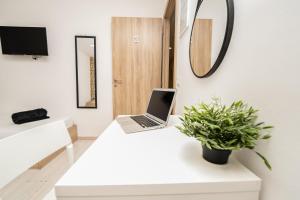Central Room 128L
