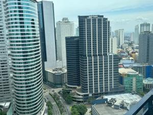 Chic Luxury Air condo 2 Bedroom Finest City Living Air Makati Gym Swim Park 300