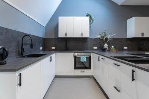 Luxe Suite, Near Station & Free WiFi