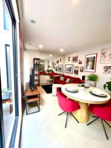 Precioso, Planta baja con Terraza en La Del valle