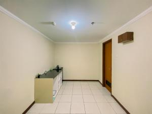 Simply Studio No Kitchen at Grand Palace Kemayoran Apartment Free IPL and Utilities By Travelio