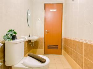 Simply Studio No Kitchen at Grand Palace Kemayoran Apartment Free IPL and Utilities By Travelio