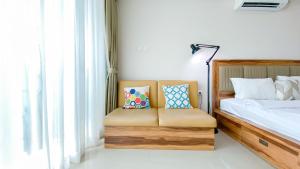 Big and Comfy Studio at Kemang Village Apartment By Travelio