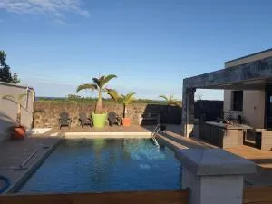 villa avec piscine privé vue sur mer et montagne - Saint-André