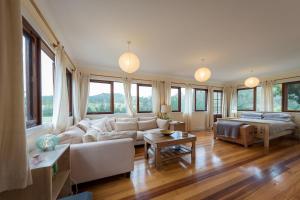 Avalon River Retreat - 400 acre riverside oasis