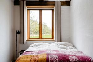 Communal Dining And Nature Near Jernhatten