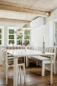 Timber-Framed With Bright And Idyllic Garden