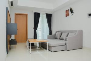 Best Modern 1BR Apartment The Mansion Kemayoran By Travelio