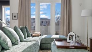 Chic Modern Condo in the Vibrant NuLu District