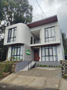 Naomi Villa Tawangmangu - Vily, Tawangmangu