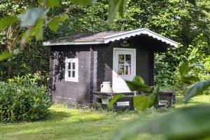 Wooden House With Nostalgia Near Beach