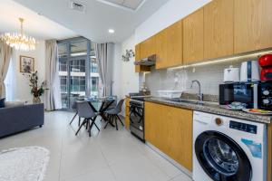 Burj Khalifa View - 1BR in Bellevue Tower 2, Downtown - Allsopp & Allsopp