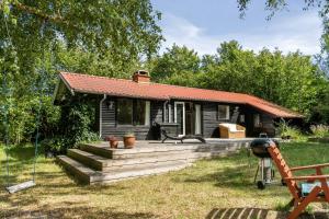 60S House In A Flower-Rich Garden In Kulhuse