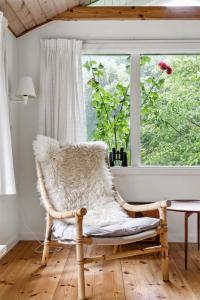 60S House In A Flower-Rich Garden In Kulhuse