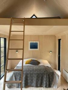 Cozy Times In Log House Amongst Trees