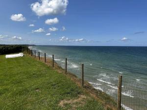 Wooden House With Panoramic View Over Kattegat - 3hvězdičkové hotely ve městě Hundested