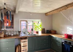 Timber House With Sea View In Guldborg