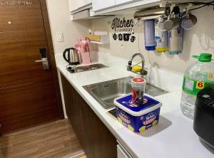 Cosmo Nest Air Skyline One BR Makati 2270 Gym Swim Park 300 Mbps