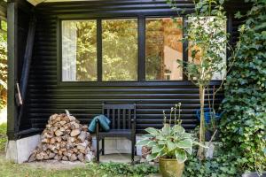 60S House In A Flower-Rich Garden In Kulhuse