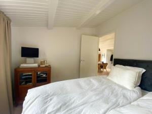 Leave City Life Feel Air And Sand