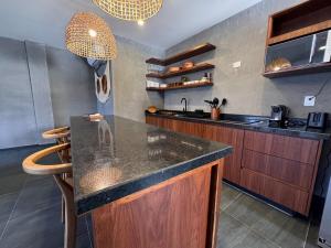Luxury Apartment 2 Bed 2 Bath with Private Jacuzzi