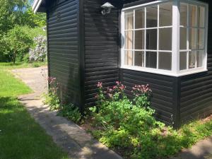 Cozy Cottage In Rågeleje Close To The Water