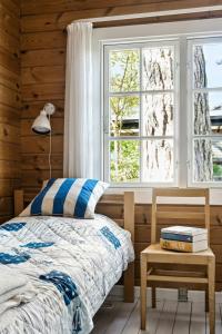 Wooden House With Nostalgia Near Beach