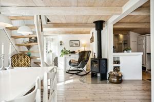 Timber-Framed With Bright And Idyllic Garden