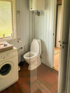 Family-Friendly Home Near A Child-Friendly Beach