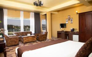 Mount Queens Hill Resort & Spa