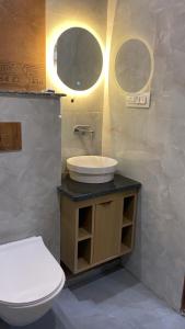 Hotel Shree Sadhna - Vrindavan Chhatikara Road