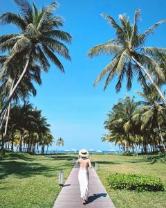 Cataleya Seaside Hotel Phu Quoc - Infinity Pools Long Beach