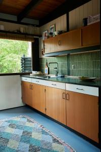 60S Cabin With Vintage Finds And Wild Surroundings