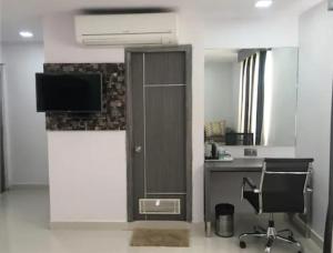 HoTEL SWARNA HEIGHTS