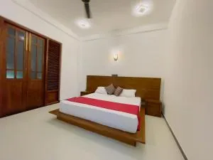 Isuru villa - Polhena