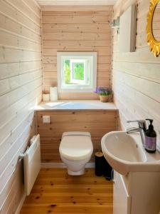 Family Cabin With Panoramic Windows By Oksrødkilen