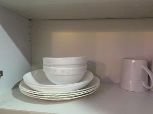 Makati Ayala luxury Stylish Uncle Sam condo Gym Swim Park 300 Mb 2641