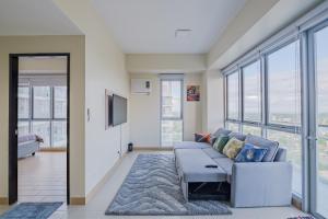 Rare Top Floor Luxury Corner Suite 1 Bedroom plus Den 668 sq ft Aerial View