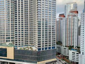 Makati Broadway Bliss Golden spot Gym Swim Park 300 Mbps 1940