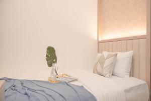 Best Spacious and Stylish 3BR at Sky House BSD Apartment By Travelio