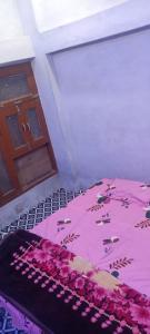 Kushwaha stayroom