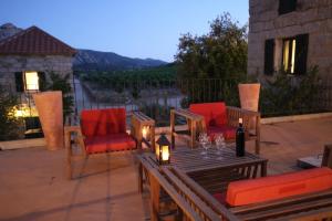 Le chai, belle villa pour 13 personnes au coeur dun vignoble avec piscine