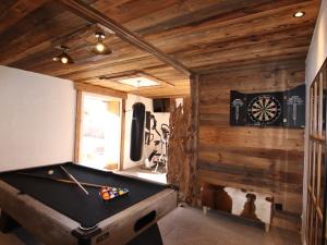 Chalets Chalet le Chantelevent for 24 Guests - Slope Views, Pool & Jacuzzi : photos des chambres