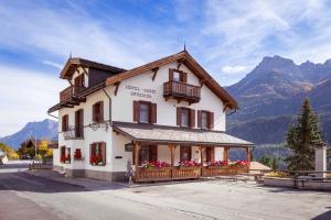 Garni Alpenrose - Grusaida - 2hvězdičkové hotely ve městě Scuol